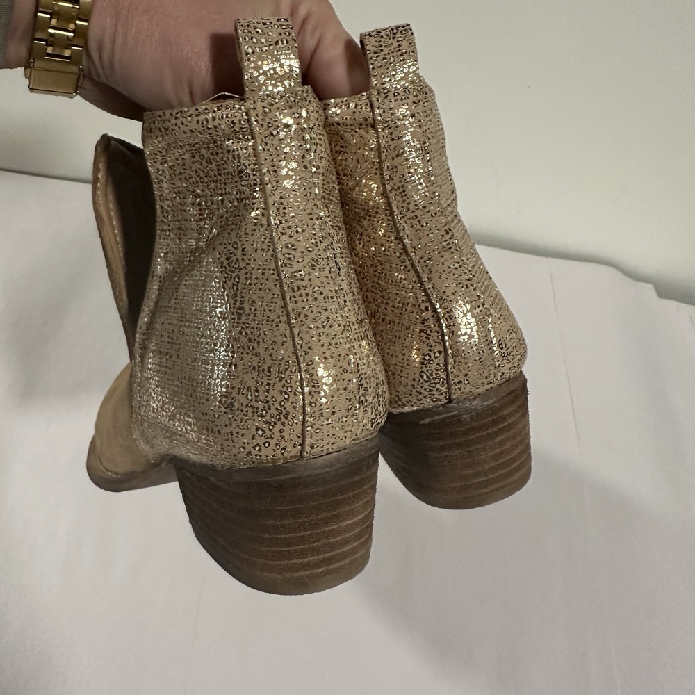 Diba True Split Ankle Boots Suede Gold Metallic Leather Womens Sz 7.5 Western - Picture 4 of 8